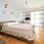 Haus Ana Апартаменты Пореч